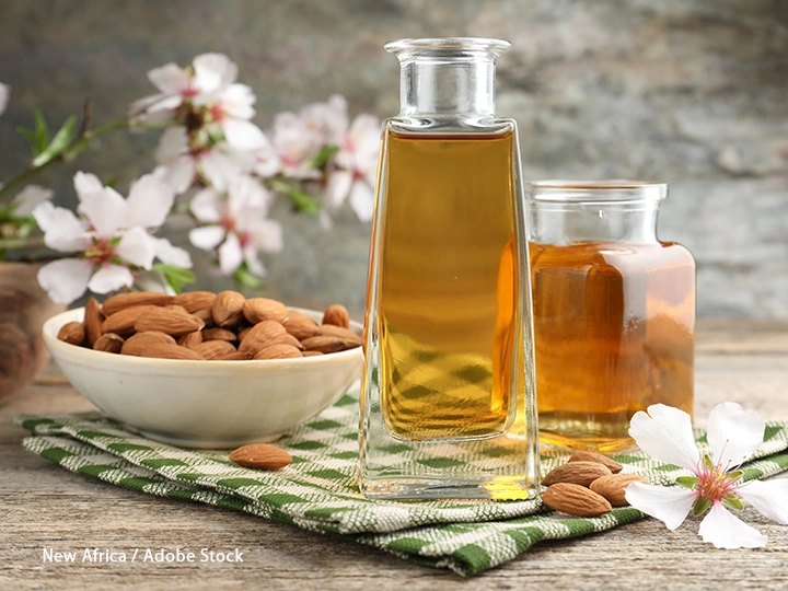 アーモンドの花とアーモンドオイル