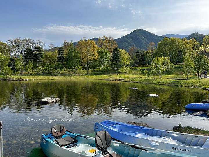 公園内でカヤックができる、水辺のアクティビティスポット。