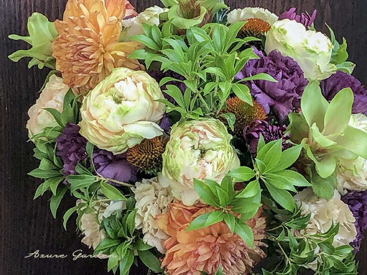 フラワーアレンジメントで利用されるダリア